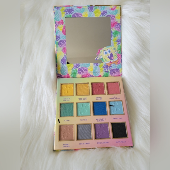 🍍NICKELODEON SPONGEBOB STQUARE PANTS EYESHADOW PALETTE 🍍 - Picture 1 of 6